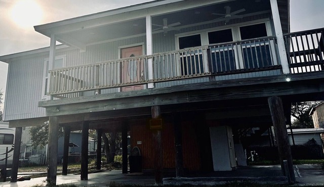 Charming 2-bedroom house in Rockport with AC, WiFi. Enjoy your stay