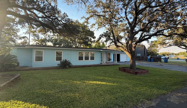 Charming 2-bedroom house in Rockport with AC