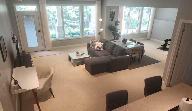 Charming 2-bedroom house with AC, WiFi in fantastic Calgary