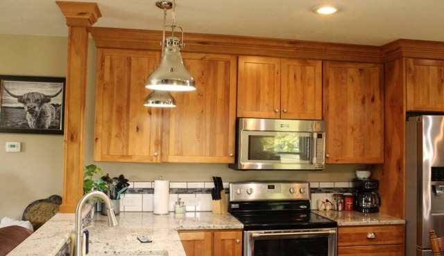 Charming 2-bedroom house near Amherst. Quick 20 minutes from Kearney.