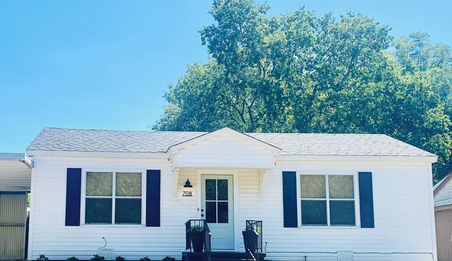 Charming 2-bedroom house in Ardmore with AC, WiFi. Enjoy your stay