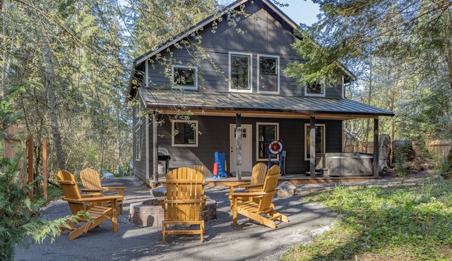 Charming 2-bedroom house with AC, WiFi in lovely Ashford