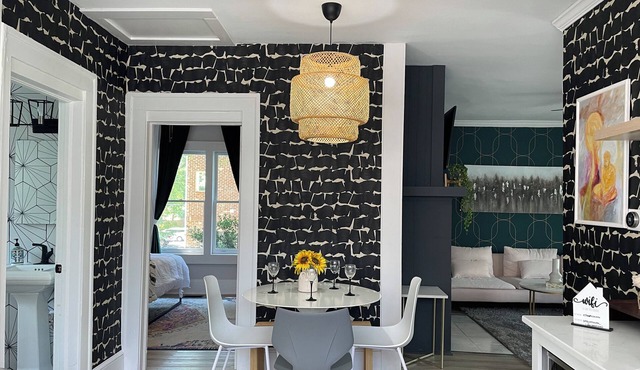 Charming 2-bedroom house in nice Atlanta with AC, WiFi