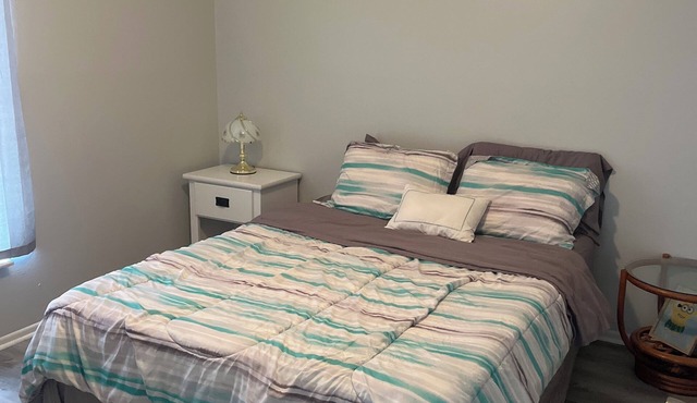 Charming 2-bedroom house with WiFi, AC in fabulous Deltona , Florida