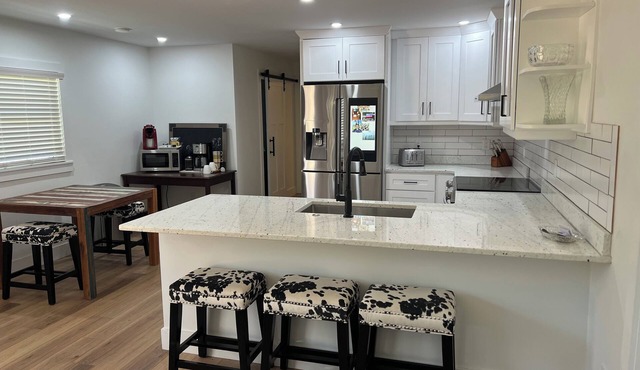 Charming 2-bedroom house with AC, WiFi in Griffin