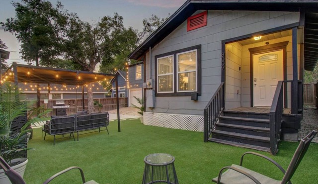 Charming 2-bedroom house in welcoming Houston with AC, WiFi