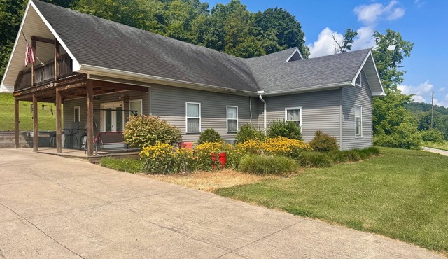 Charming 2-bedroom house in the heart of Appalachia
