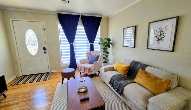 Charming 2-bedroom house in Lubbock TX, Walking Distance from Texas Tech