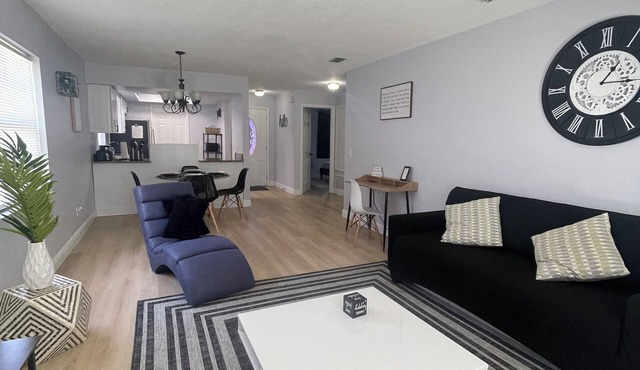 Charming 2-bedroom house in delightful Orlando. Centrally located.