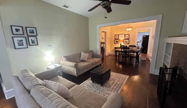 Charming 2-bedroom house with WiFi, AC in vibrant College Park, Orlando