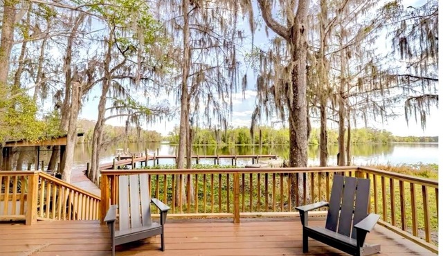 Charming 2-bedroom house on the St John’s River in Palatka with amazing views