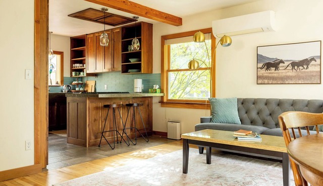 Charming 2-bedroom house in peaceful Pullman