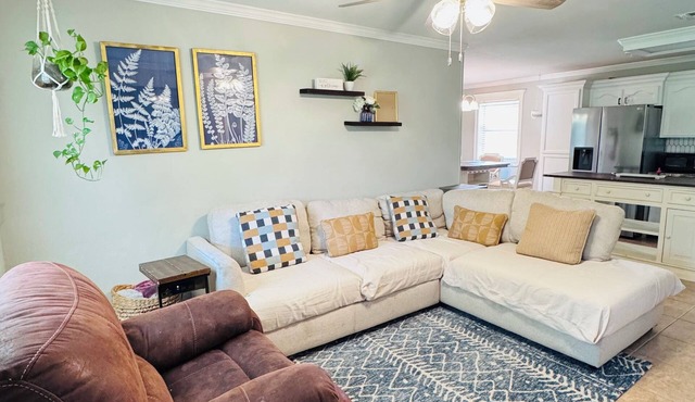 Charming 2-bedroom house in Tickfaw with AC
