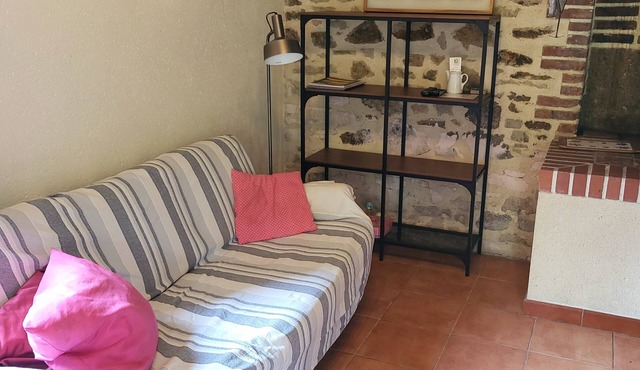 Charming 2-bedroom house in soothing Cuillé with WiFi