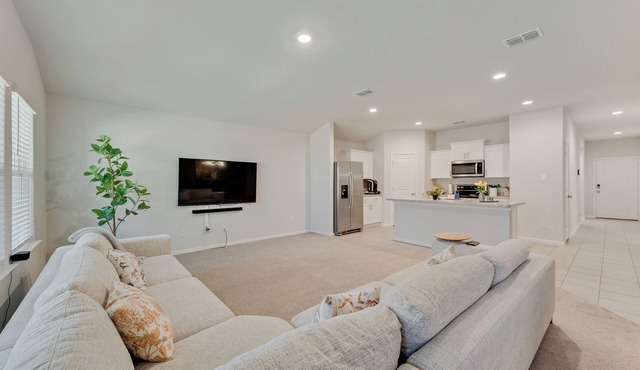 Charming 2-bedroom house in Azle with EV charger