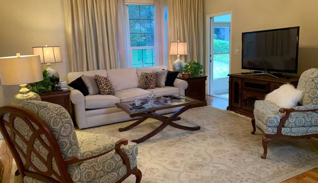 Charming 2-bedroom house in enchanting Ocala with AC