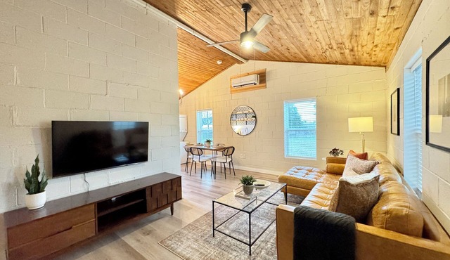 Charming 2-bedroom house in welcoming Waco TX