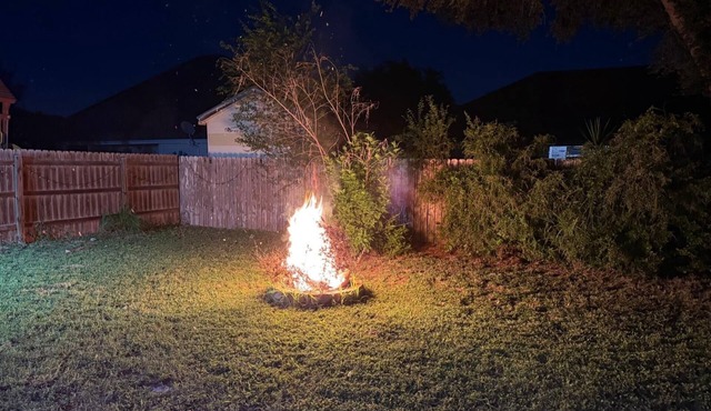 Charming 2 bedroom house conveniently located in a quiet subdivision.