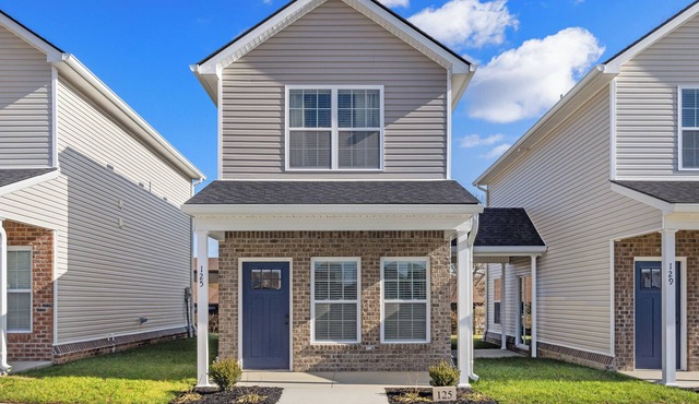 Charming 2-bedroom house with WiFi, AC in lovely Berea