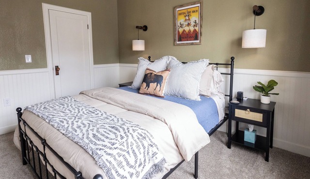 Charming 2-bedroom house in Uptown Butte