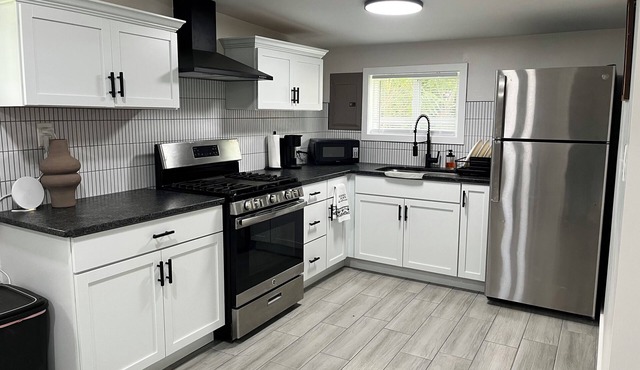 Charming 2-bedroom house with AC in Coloma