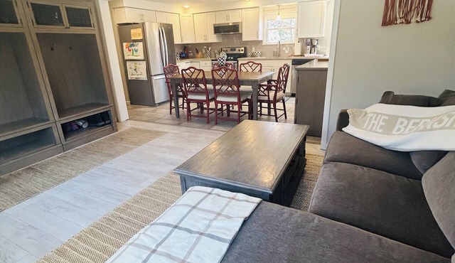 Charming 2-bedroom house in Copake with AC, WiFi. Enjoy your stay