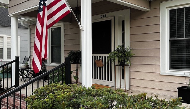 Charming 2-bedroom house in Monroe with AC, WiFi