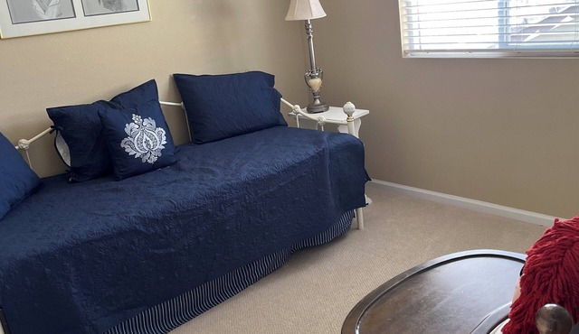 Charming 2-bedroom house in lovely Parker with WiFi