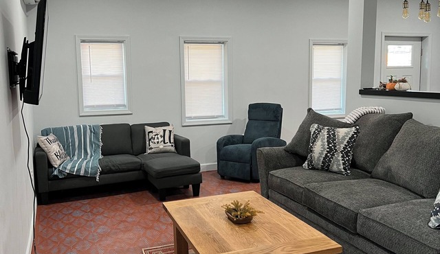 Charming 2-bedroom house in tranquil Stover Missouri. Pet friendly