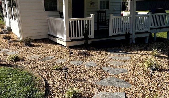 Charming 2-bedroom house located in the Blue Ridge