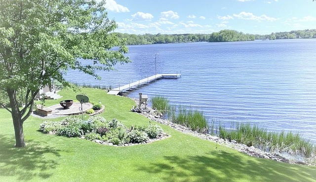 Charming 2-bedroom house with WiFi, AC on Knife Lake in Mora Minnesota.