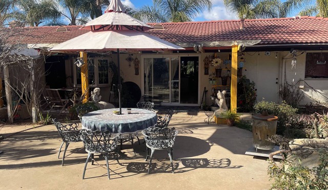 Charming 2-bedroom house with WiFi, AC in welcoming Vista