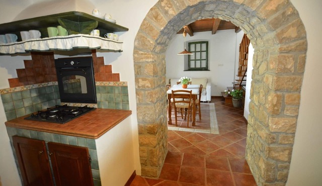 Charming 2-Bedroom Apartment for 4 Guests