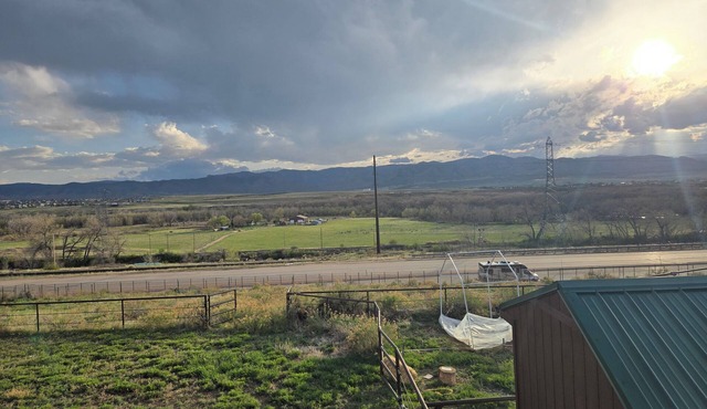 Charming 2-bedroom in-home walkout private apartment in tranquil Littleton
