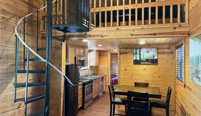 Charming 2 Bedroom Lakeview Cabin: Cabin D