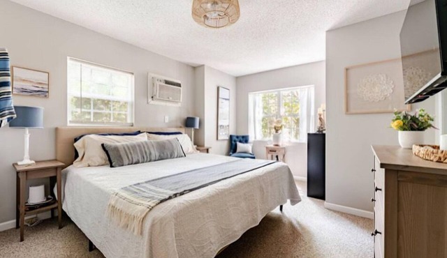 Charming 2-bedroom lake cottage with kayaks