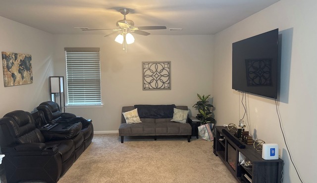 Charming 2-bedroom loft with ac and gym.