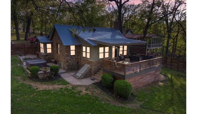 Charming 2-Bedroom Luxury Cottage w/Private Boat Slips on Grand Lake, Afton, OK