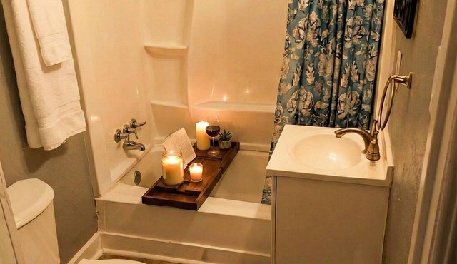 Charming 2-Bedroom Oakland Home Near BART – Flexible Lease