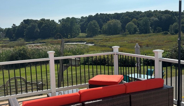 Charming 2-Bedroom Ranch on a Quiet Cul-de-Sac - Minutes to Beach and Town Green