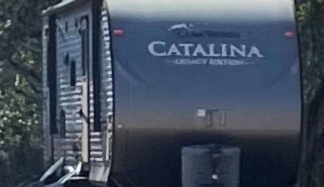 Charming 2-bedroom RV near fabulous Abbeville and Eaufaula with WiFi, AC