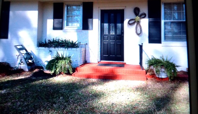 Charming 2-bedroom studio in wonderful Waycross with AC, WiFi