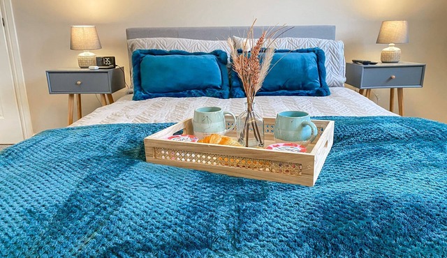 Charming 2 bedroom Town House - Lichfield City Centre