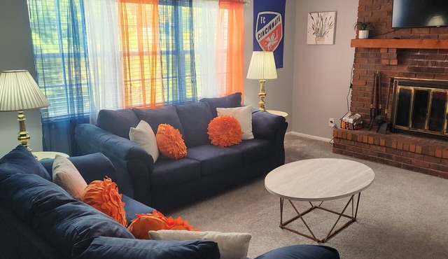 Charming 2-bedroom townhome with WiFi, AC in gorgeous Cincinnati