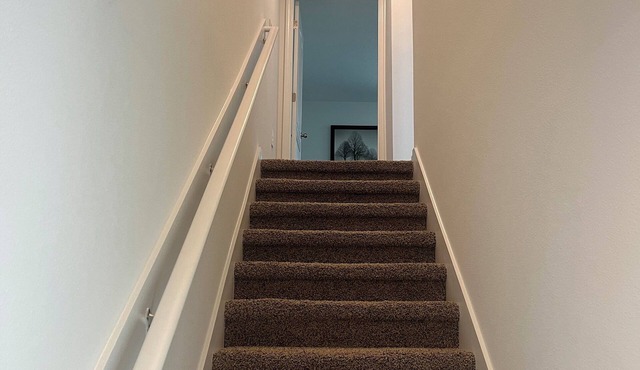 Charming 2-bedroom townhome in peaceful Middleburg with AC