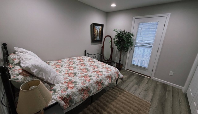 Charming 2-bedroom townhome with AC in peaceful Morristown
