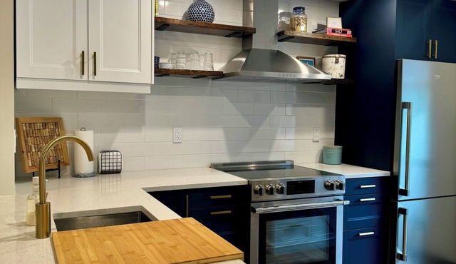 Charming 2-bedroom townhome in popular Pittsburgh suburb, 20 minutes to downtown