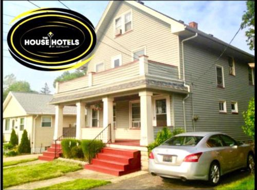 Charming 2-Bedroom Thoreau Lower