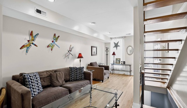 Charming 2-bedroom townhome in beautiful Baltimore with central AC/Free internet