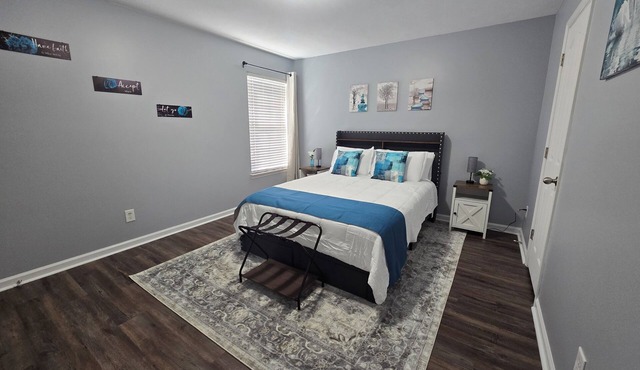 Charming 2-bedroom townhome with WiFi, AC in fabulous La Vergne